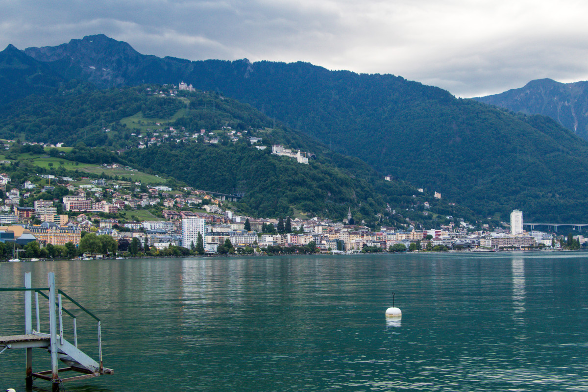 Montreux kommt in Sicht - heute hilft ihm selbst seine geschützte Lage nicht gegen das Gewitter :-)