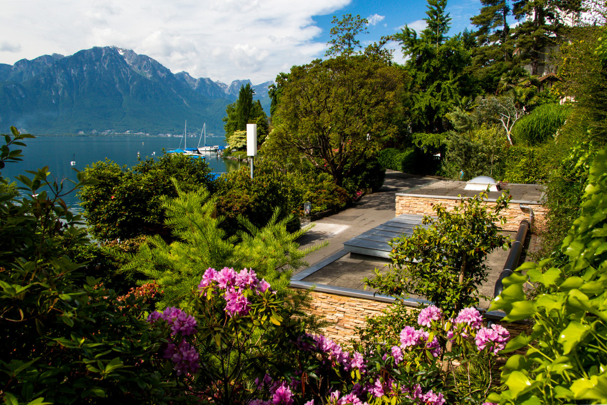 Montreux' fast schon tropische Uferpromenade