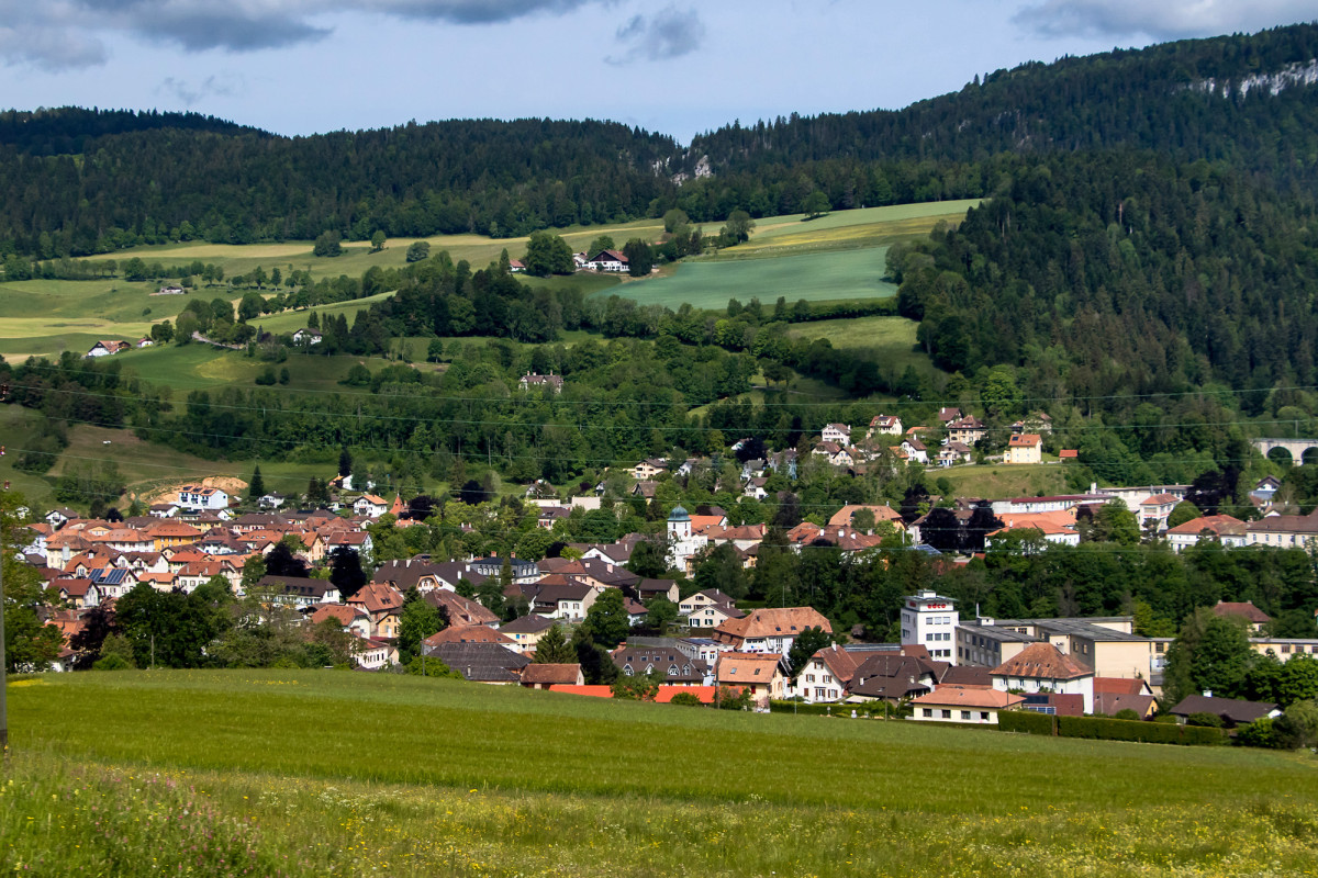 Blick hinunter auf Couvet