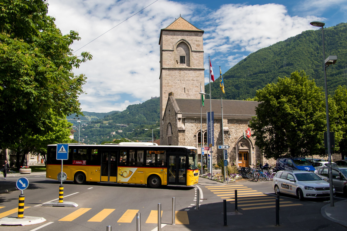 Mein Postauto trifft in Villeneuve ein!