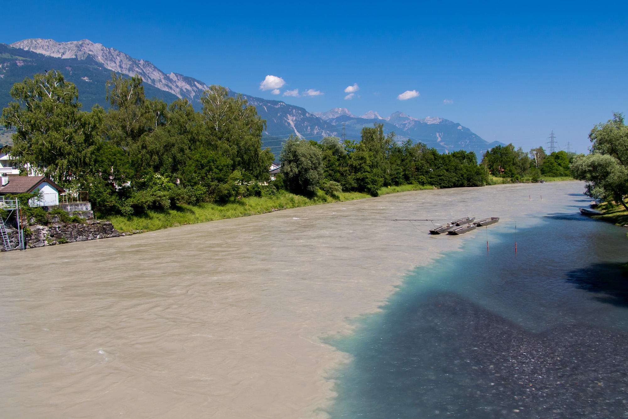 Ausblick auf die Rhone, während mich ab jetzt während vieler Etappen begleiten wird