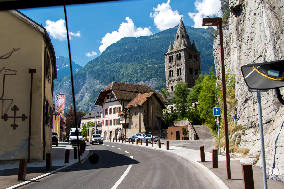 Einfahrt in St. Maurice, VS