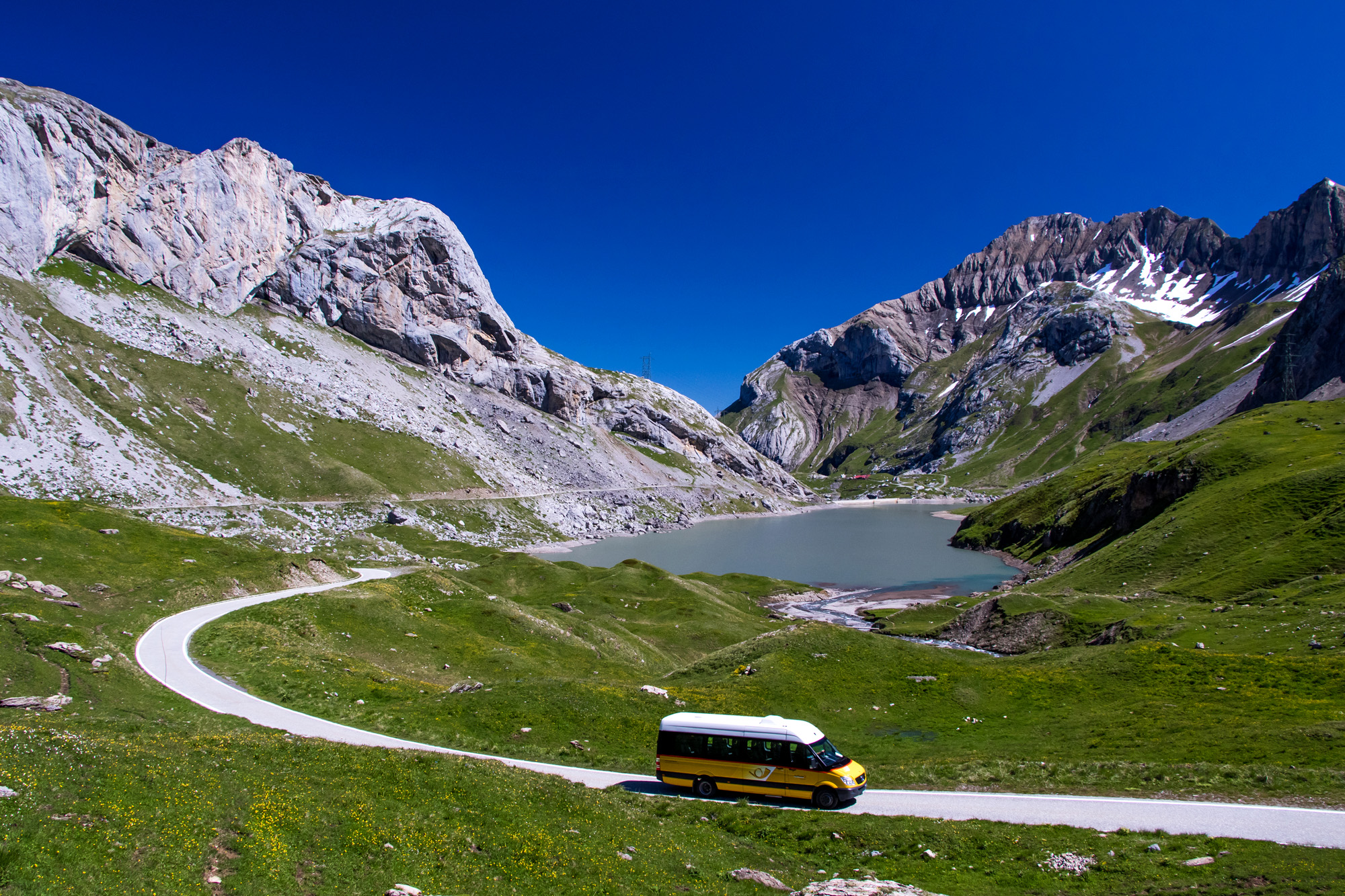 Mein Mercedes-Sprinter vor dem Sanetsch-Stausee, VS