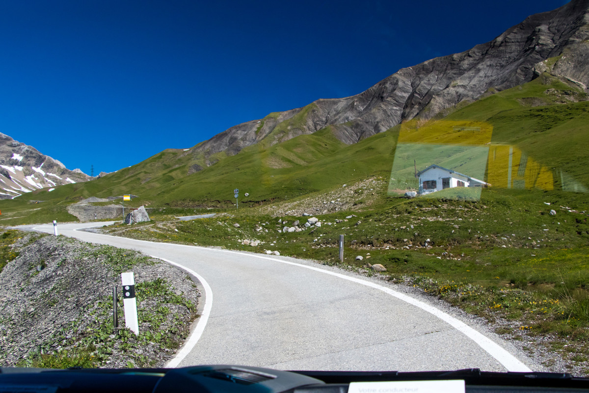 Rechts ist der Unterschlupf für die Postauto-Chauffeure erkennbar