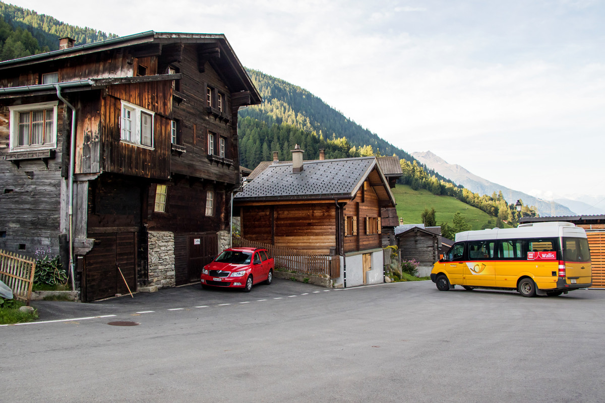 Ankunft in Holz..., ähh Steinhaus