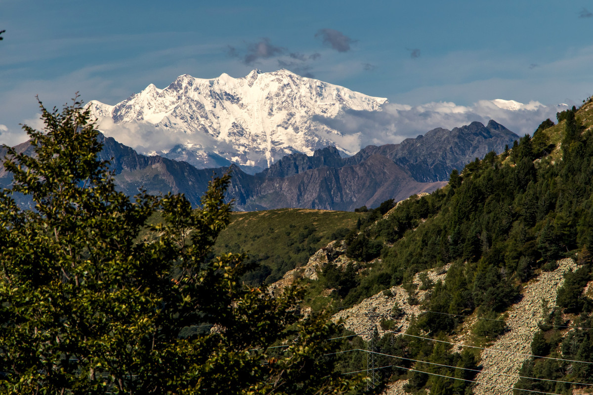 In der Ferne thront die Dufourspitze, der höchste Punkt der Schweiz...